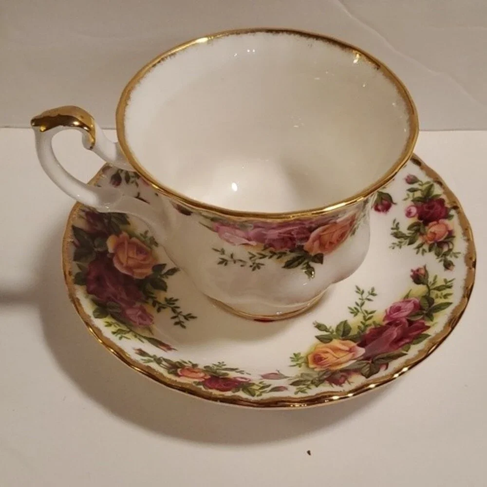 Royal Albert 🌹 royal